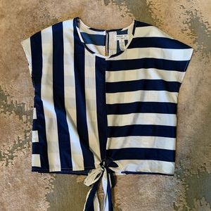 Navy and White Island Sky top, fits like medium